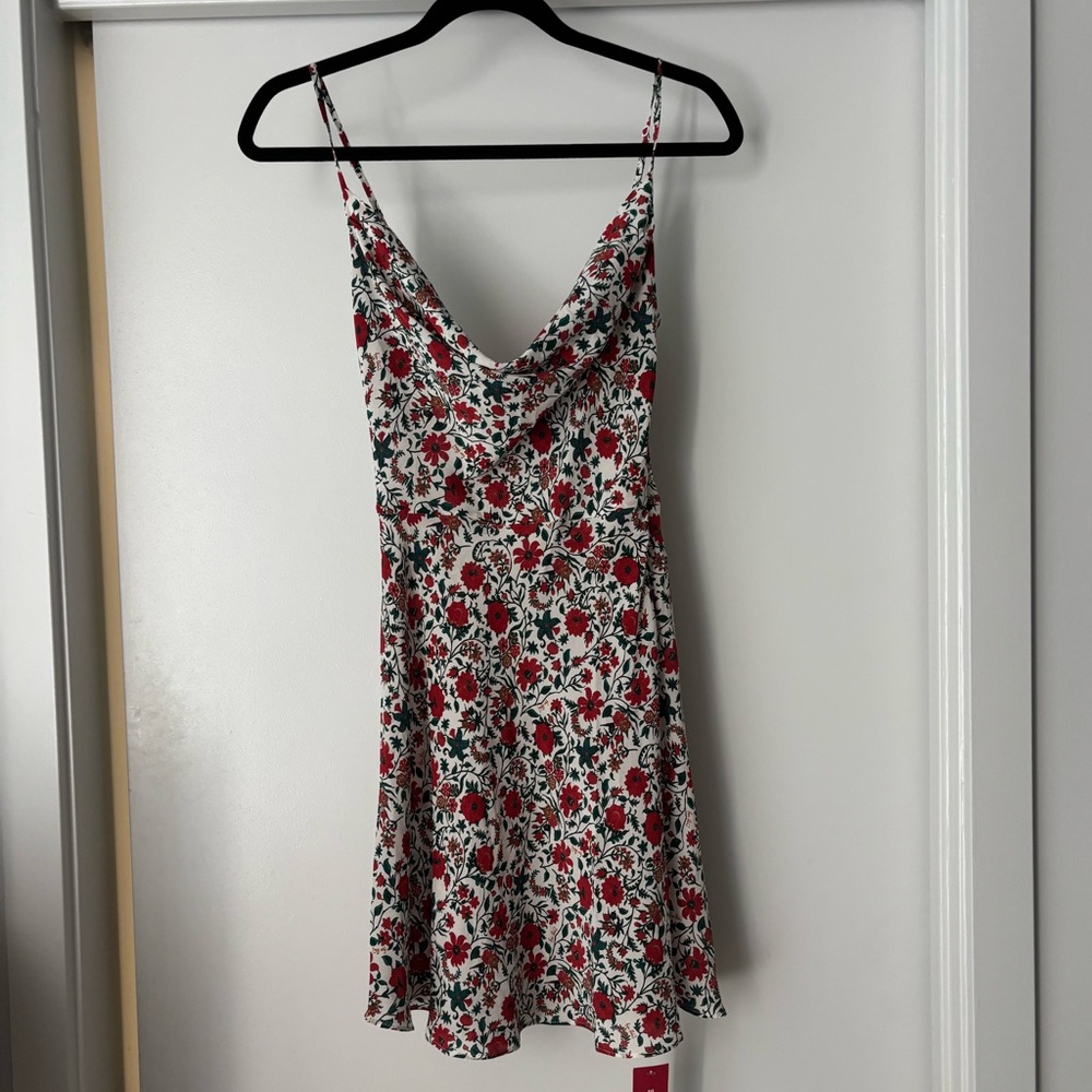 NWT Realisation Par “The Montague” White Batik Floral Dress